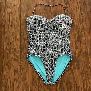 LA BLANCA One piece swimsuit